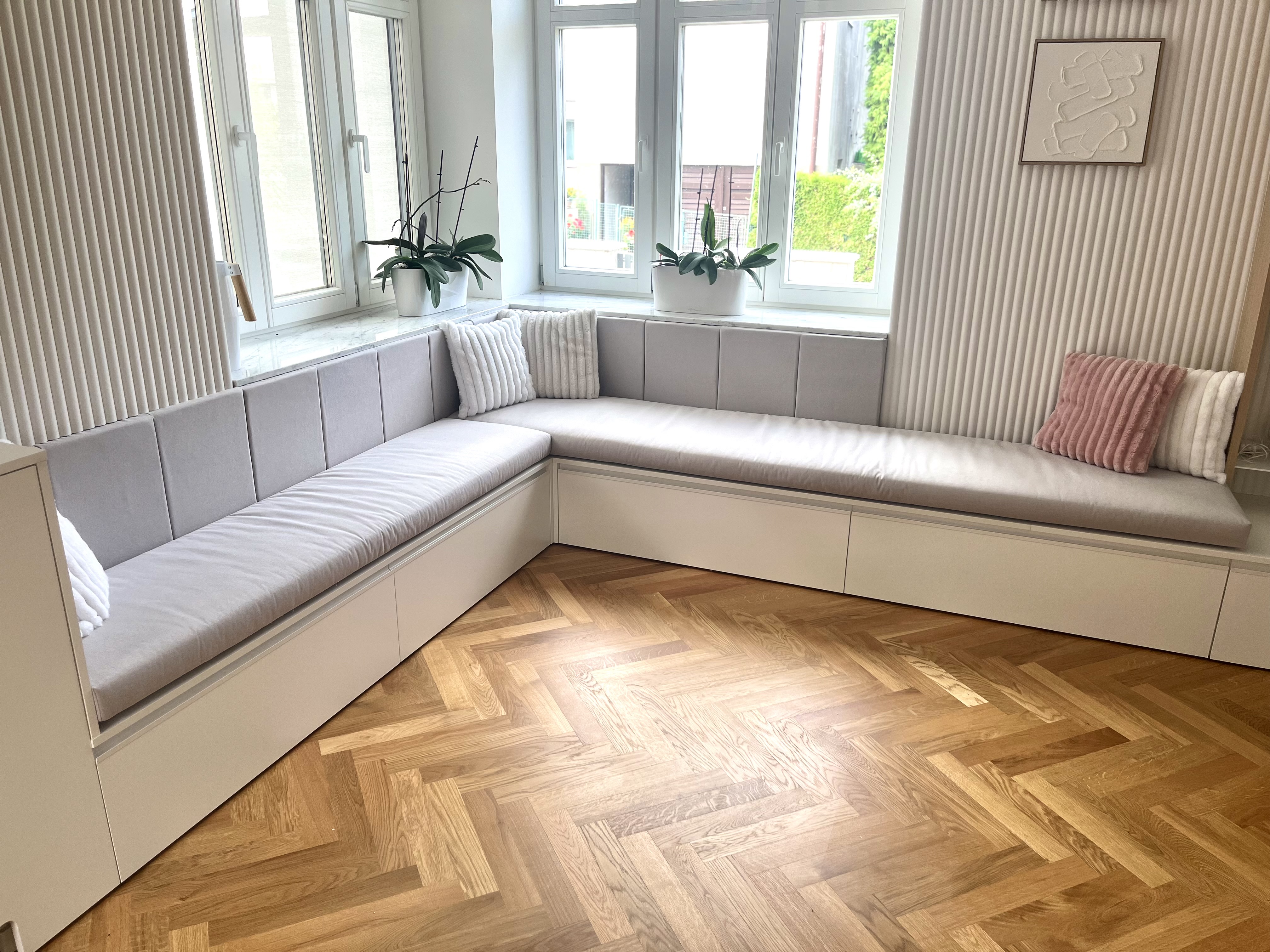 Interiérové polstry na míru s čalouněnými panely